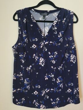 41 Hawthorn XL Navy Blue Floral Sleeveless Tank Top Blouse NWT